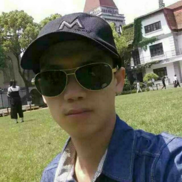 龙小华的第一张照片--南京相亲服务中心