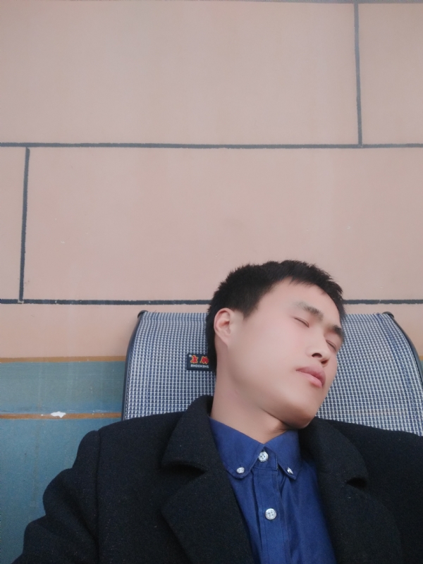 有钱爱情才能长久的第一张照片--南京相亲服务中心