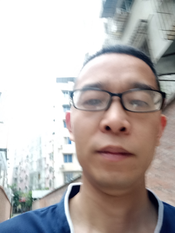眼镜的第一张照片--南京相亲服务中心