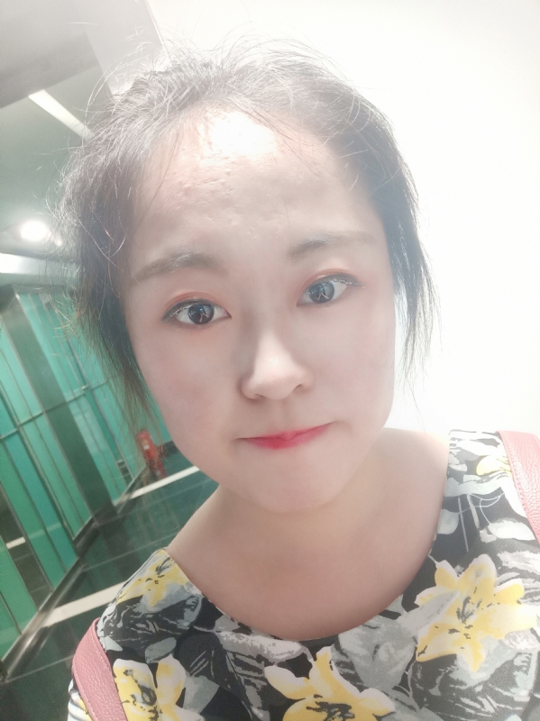 小花伞的第一张照片--南京相亲服务中心