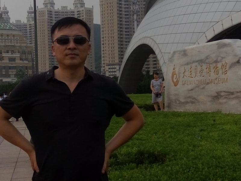 豁达的第一张照片--南京相亲服务中心