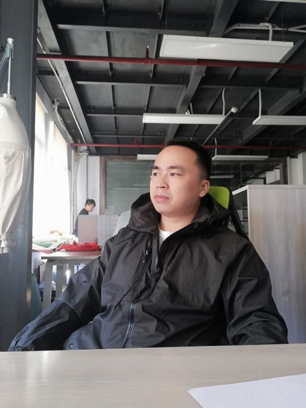左眼皮跳跳的第一张照片--南京相亲服务中心