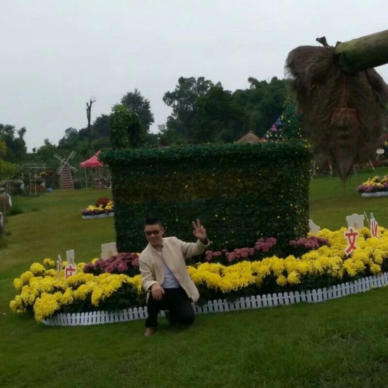 春风里^O^任徜徉的第一张照片--南京相亲服务中心