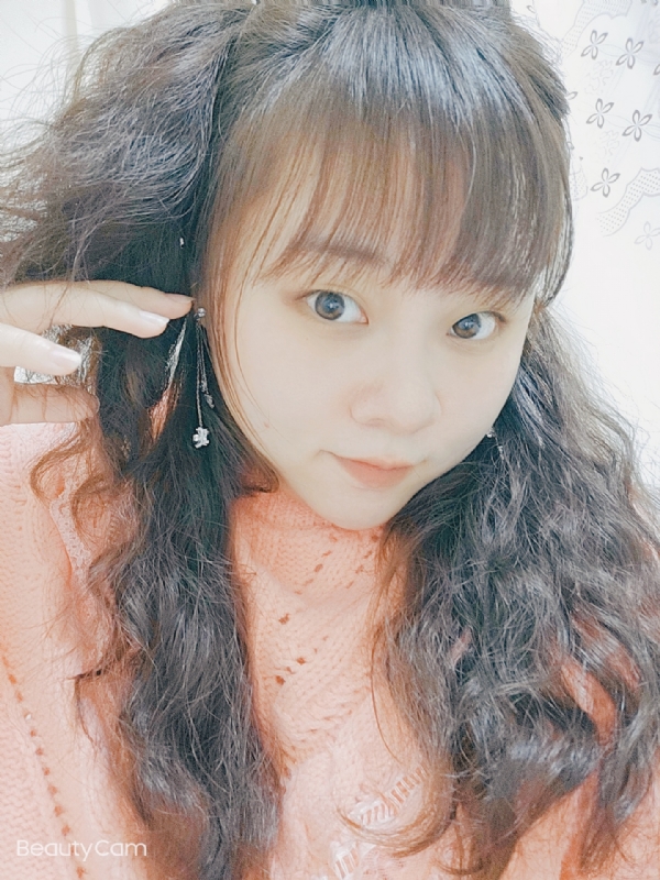艾薇儿的第一张照片--南京相亲服务中心