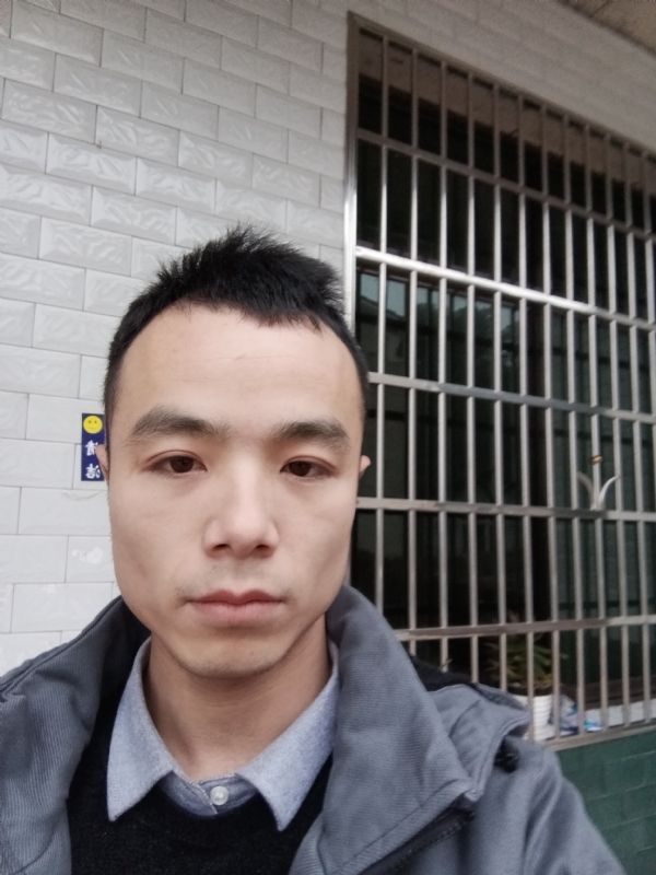 笑得那么开心的第一张照片--南京相亲服务中心