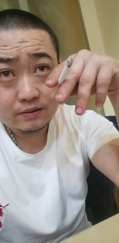 孤独的螃蟹的第一张照片--南京相亲服务中心