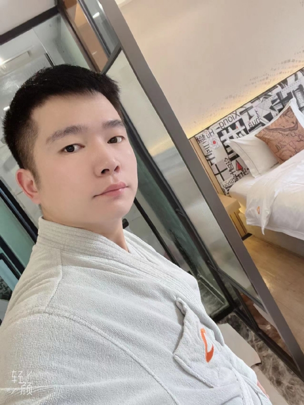 绿帽的第一张照片--南京相亲服务中心