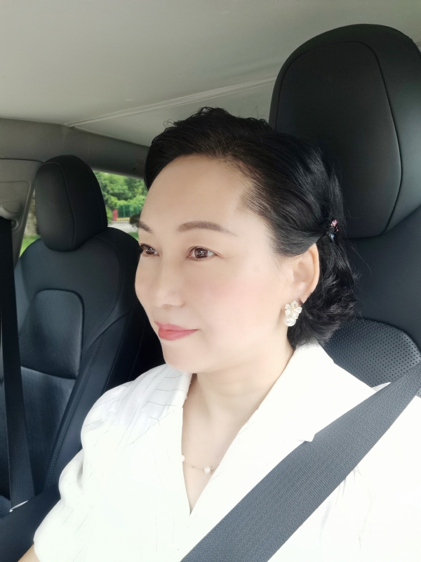 艳阳天的第一张照片--南京相亲服务中心